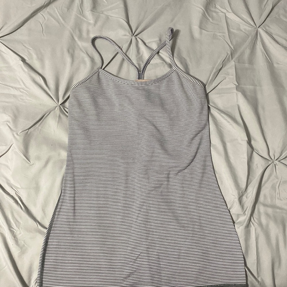 Lululemon power Y Tank - size 4